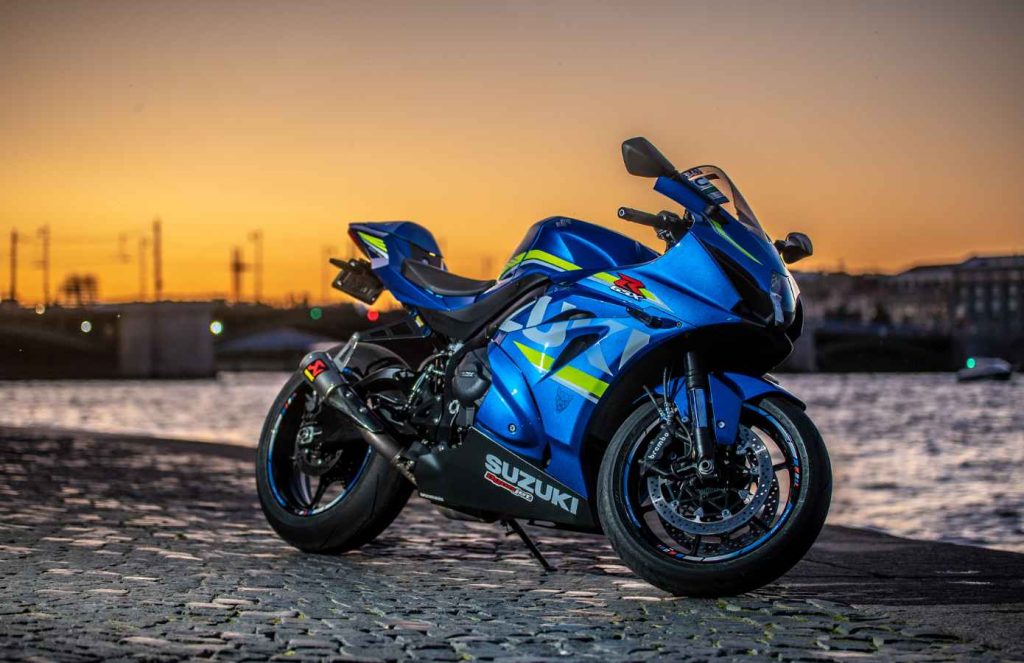 Quais os cuidados para transportar uma moto?