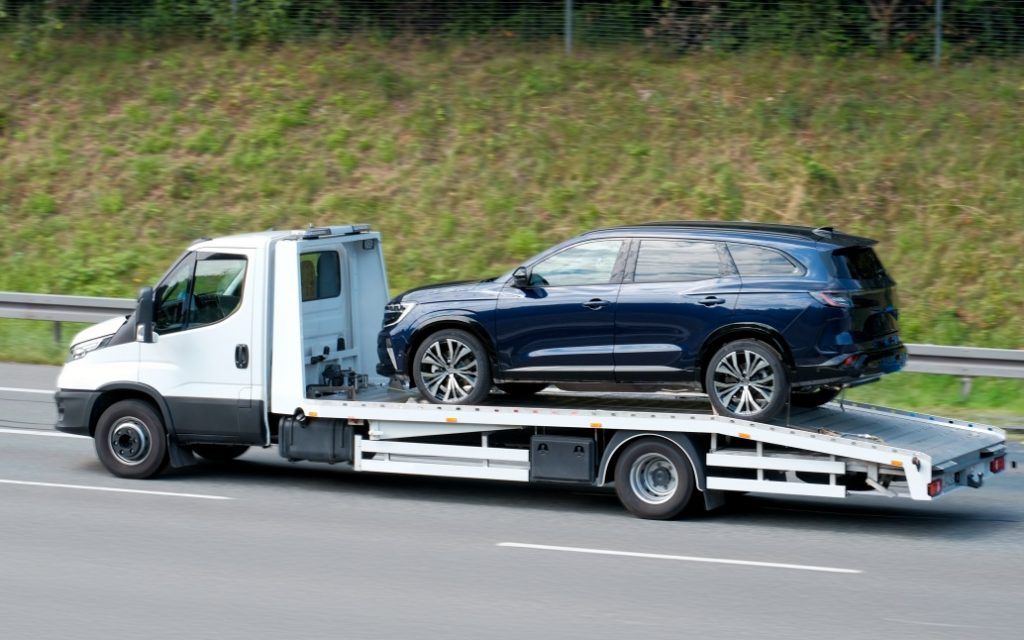 Problemas Que Você Evita ao Transportar Seu Veículo em Vez de Dirigir