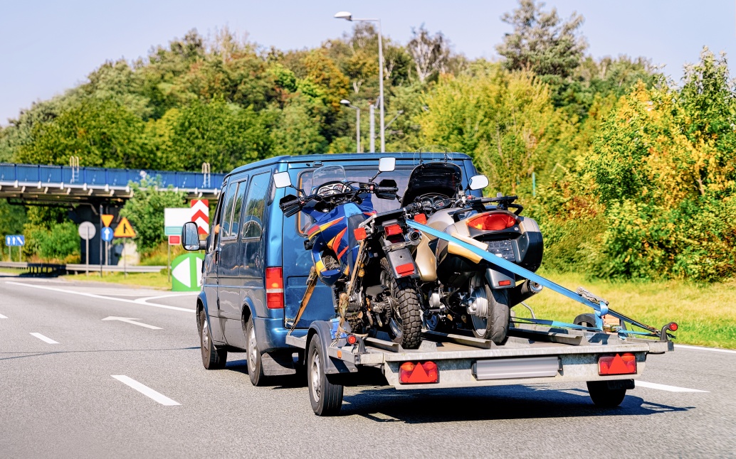 Seguro de transporte para motos: cuidados essenciais antes de contratar o serviço