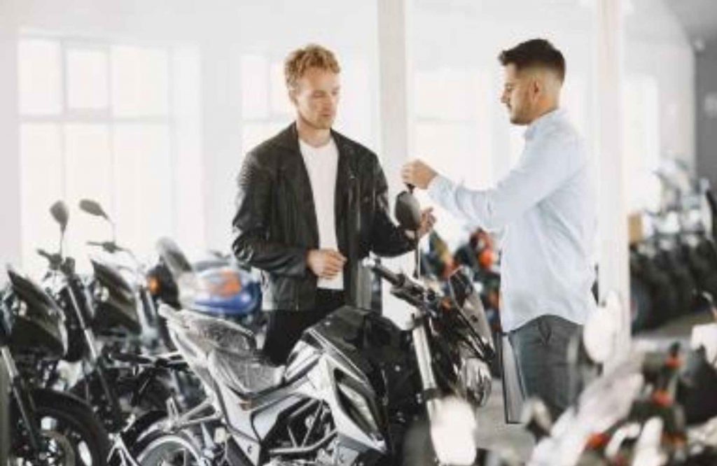 Cuidados antes de comprar moto em leilão